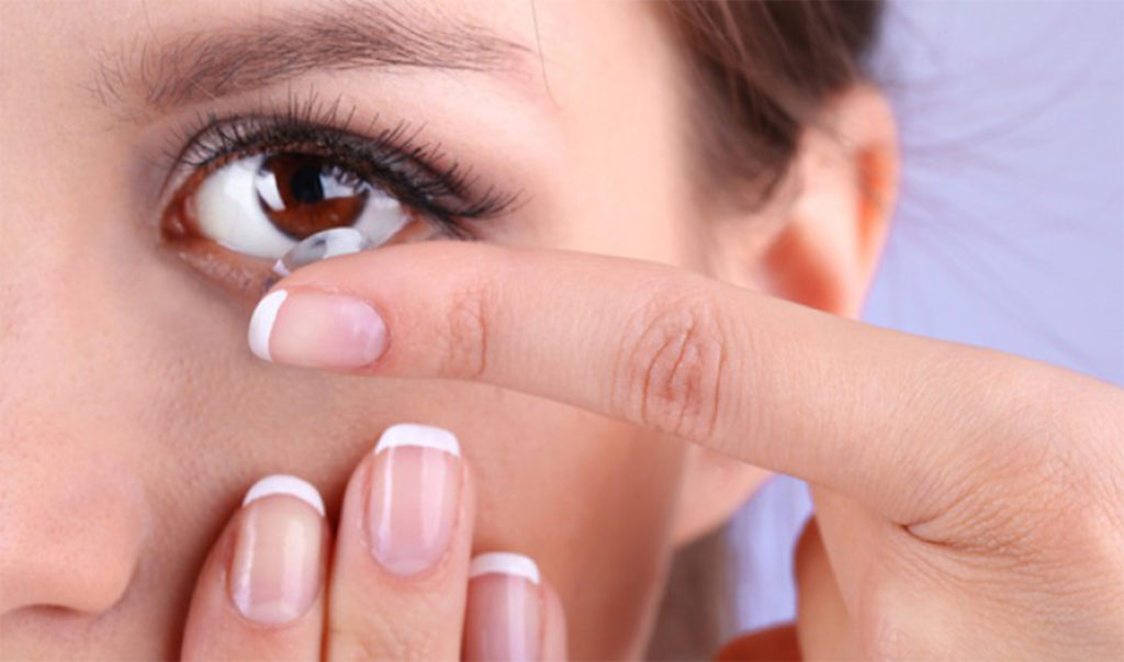 tips memakai softlens